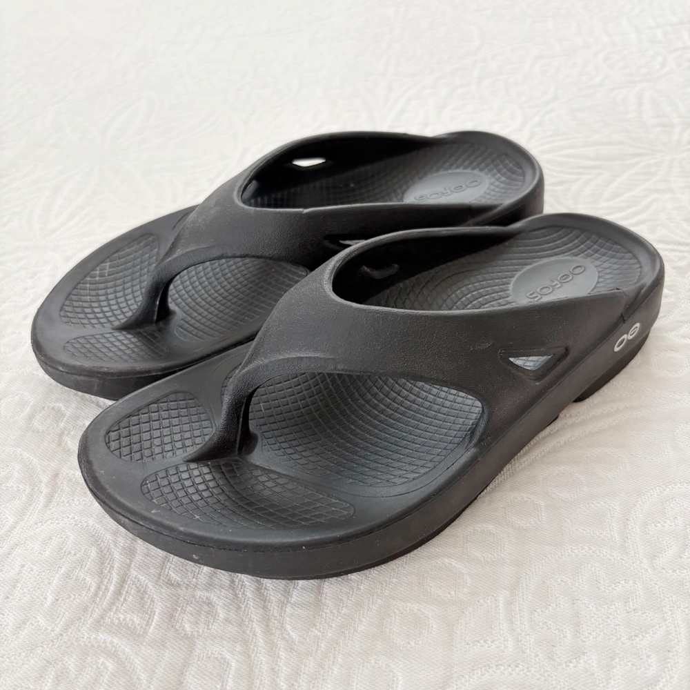 Oofos Unisex Oorginal Sandal, Black (W's 7 / M's 5)